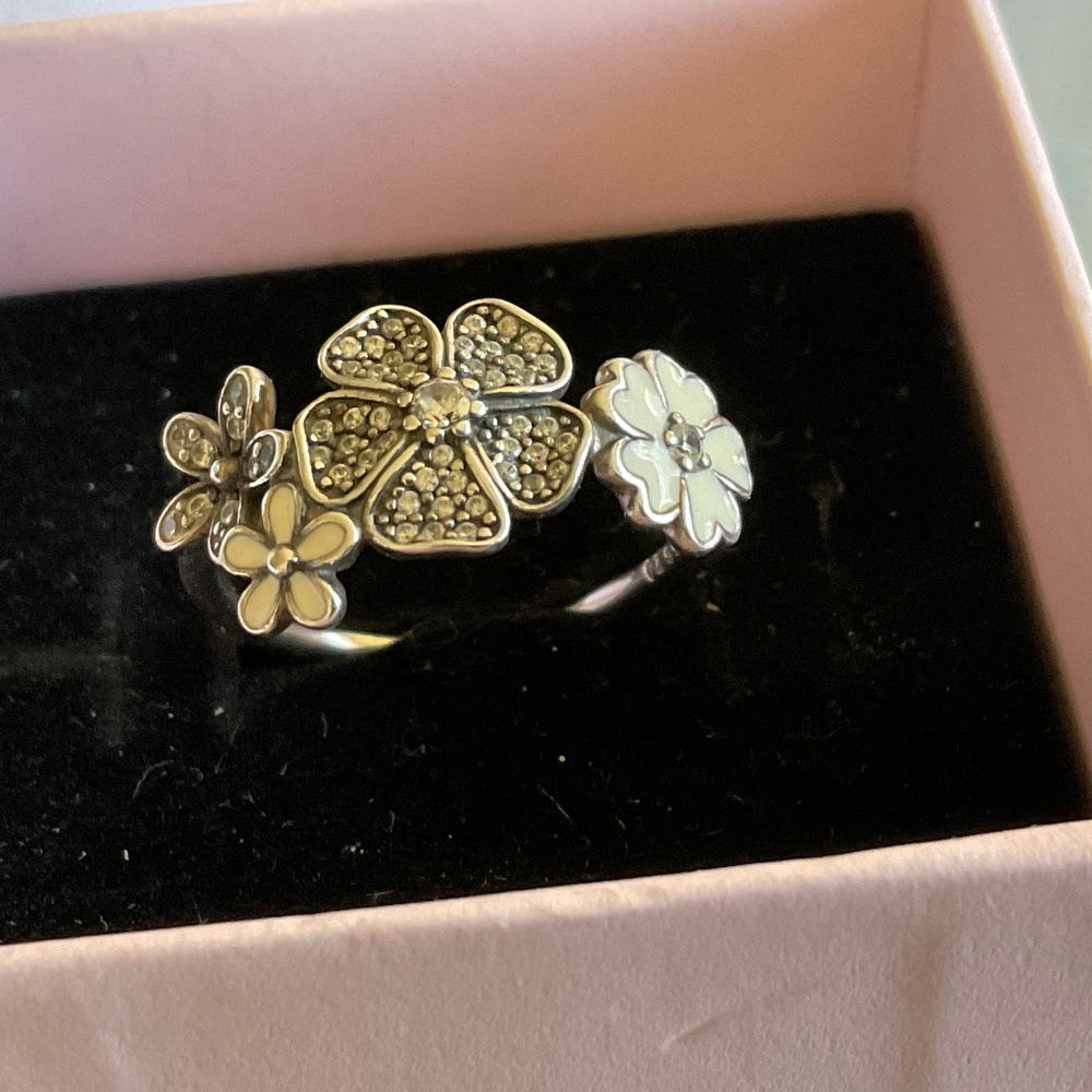 Pandora flowers ring size 54